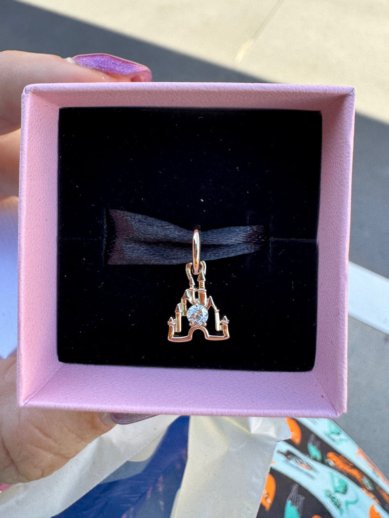 【希少】Pandora チャーム　Disney Parks オーロラ城 Disney Parks Pandora 14k Gold Castle Charm Lab Grown Diamond 2026