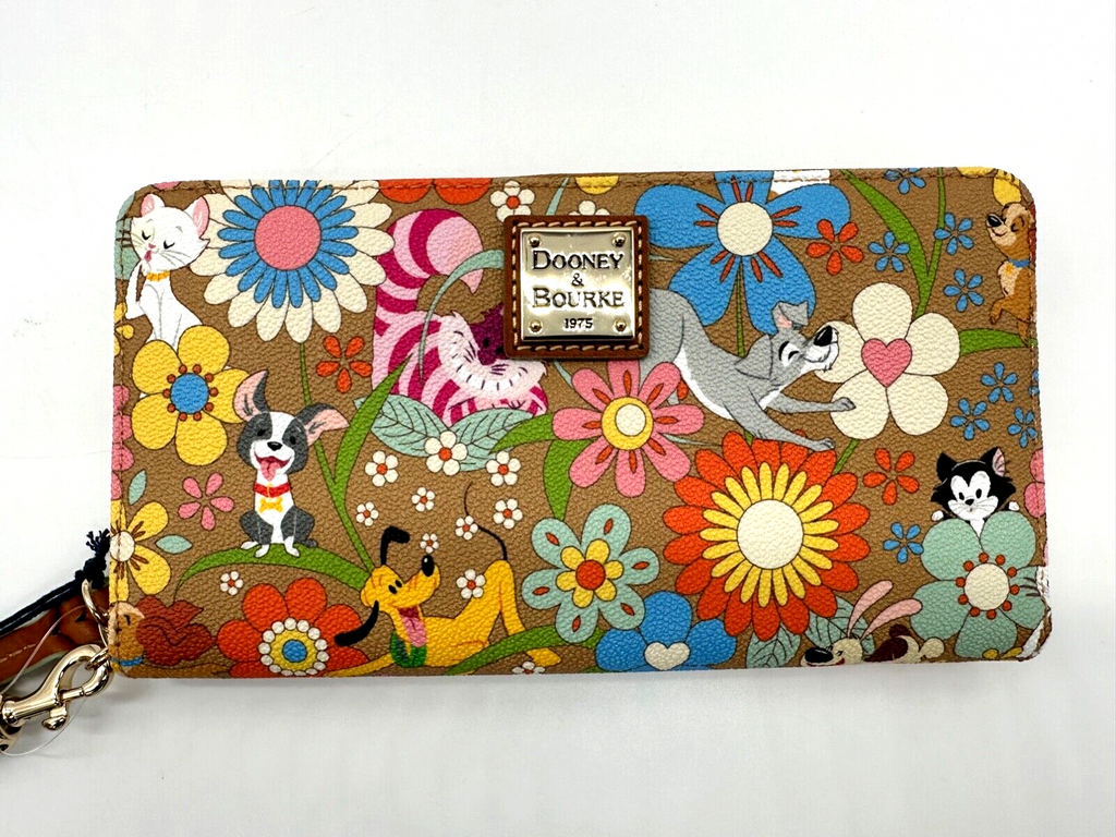 Disney Dooney and Bourke Pets Wallet Wristlet NWT B Dogs Cats