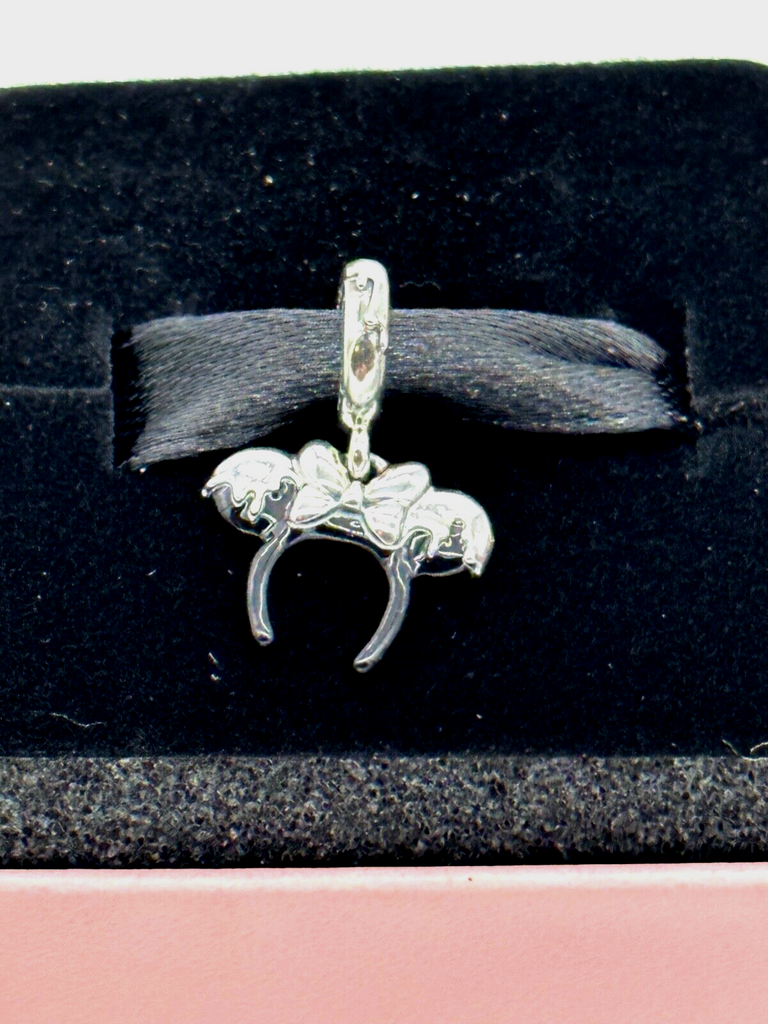 Pandora best sale charm shop