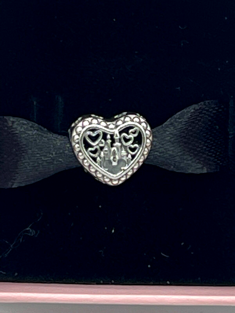 Disney mickey love heart 2025 charm